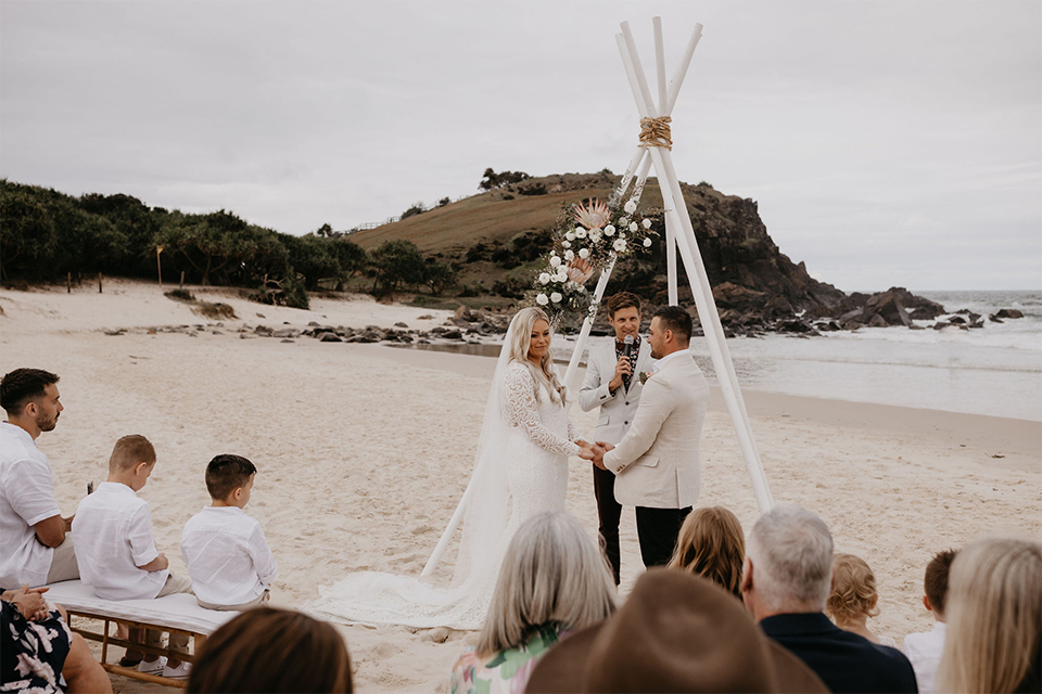 Maggies Beach - David & Kirsty - South Cabarita Beach Micro Wedding 